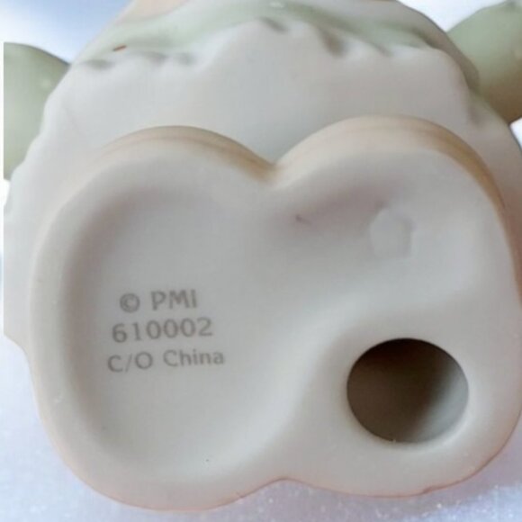 2006 Precious Moments "Ringing in the Season" Item #610002 Ornament - Picture 5 of 8